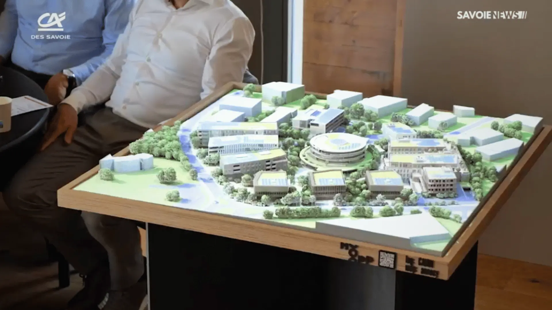 maqujette-physique-cairn-credit-agricole Revue de presse - Découvrez le communiqué de presse de la Métropole Européenne de Lille sur le MIPIM et la maquette architecturale augmentée PAAM par HOOPP !